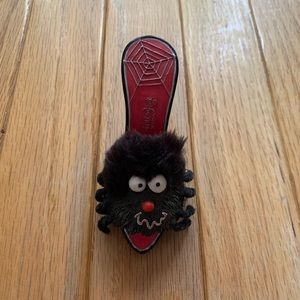 Willow Hall Figurine - Creepy Creepy